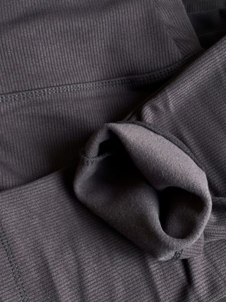 Лосини в рубчик PLUS SIZE на флісі жіночі трикотажні сірого кольору Н 0157 сірий фото